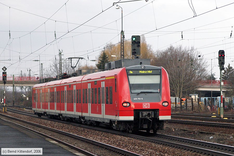 Deutsche Bahn - 425751-5
/ Bild: db4257515_bk0603270005.jpg