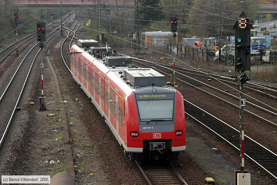 Deutsche Bahn - 425751-5
/ Bild: db4257515_bk0604110020.jpg