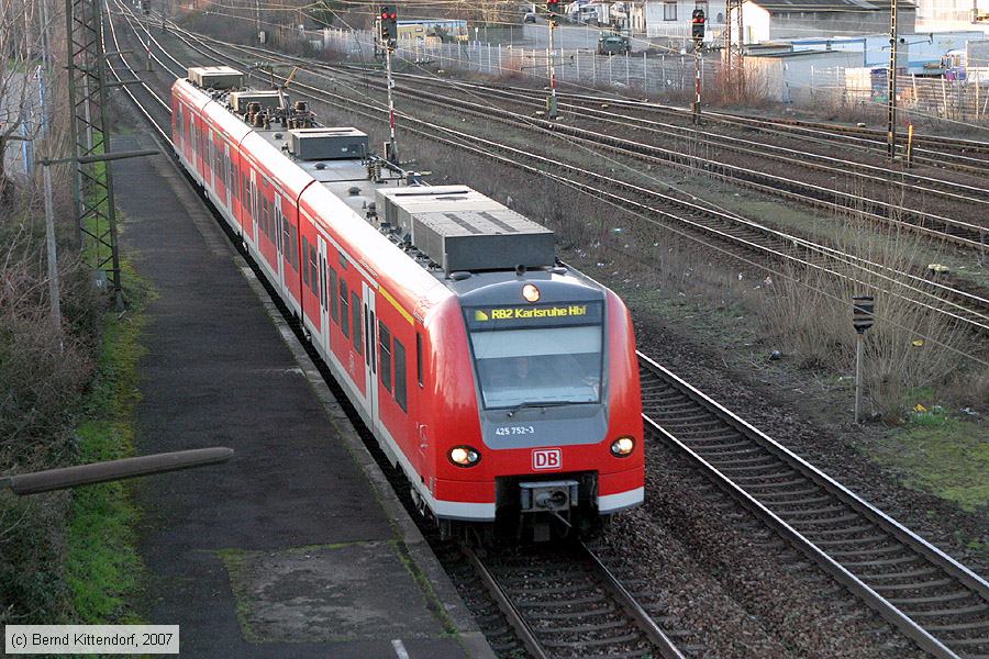 Deutsche Bahn - 425752-3
/ Bild: db4257523_bk0702150016.jpg