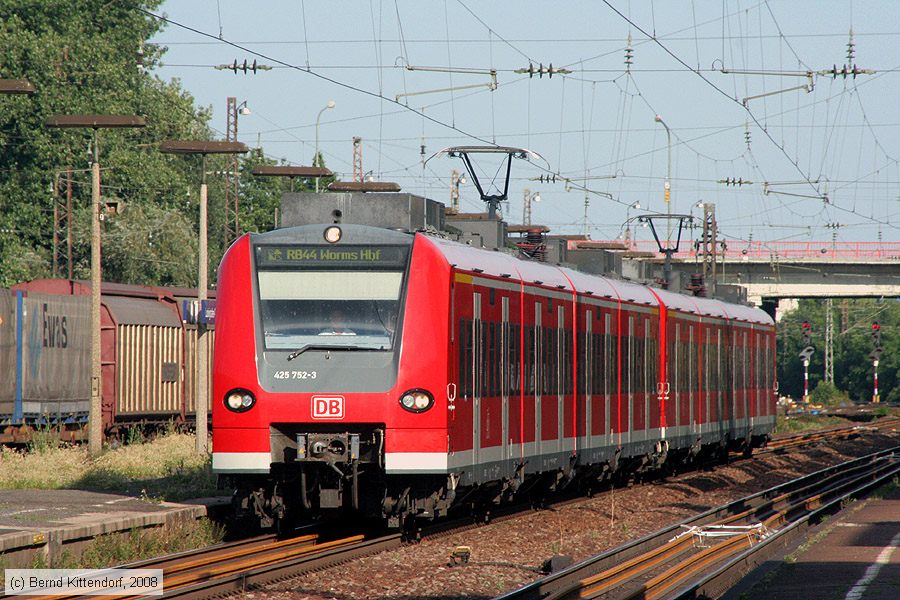 Deutsche Bahn - 425752-3
/ Bild: db4257523_bk0807100033.jpg
