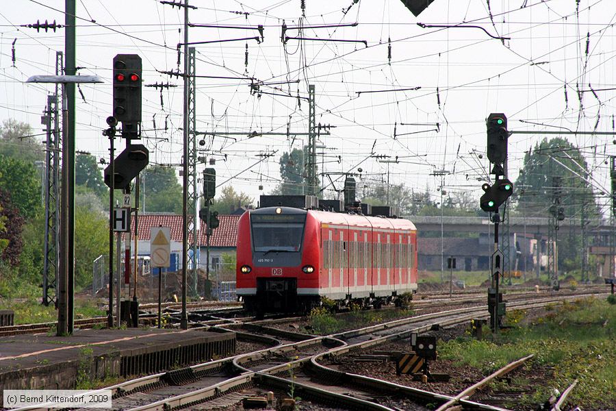 Deutsche Bahn - 425752-3
/ Bild: db4257523_bk0904250166.jpg