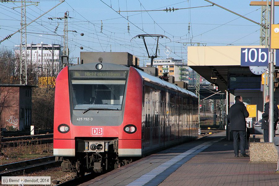 Deutsche Bahn - 425752-3
/ Bild: db4257523_bk1401070011.jpg