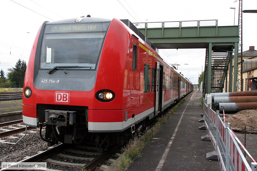 Deutsche Bahn - 425754-9
/ Bild: db4257549_bk1010200011.jpg Deutsche Bahn - 425754-9
/ Bild: db4257549_bk1010200011.jpg