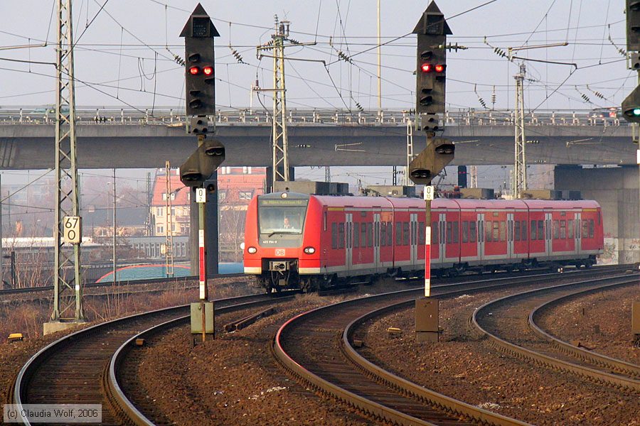 Deutsche Bahn - 425754-9
/ Bild: db4257549_cw025632.jpg Deutsche Bahn - 425754-9
/ Bild: db4257549_cw025632.jpg