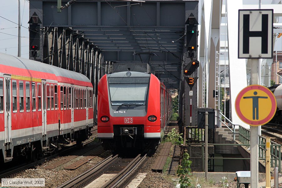Deutsche Bahn - 425754-9
/ Bild: db4257549_cw0807100142.jpg