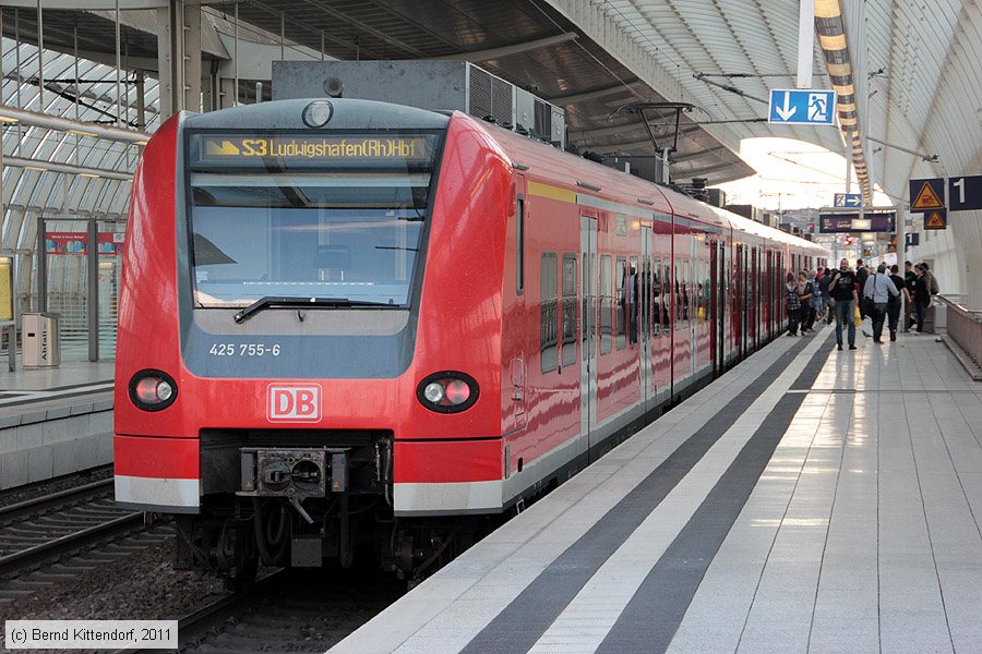 Deutsche Bahn - 425755-6
/ Bild: db4257556_bk1108300030.jpg