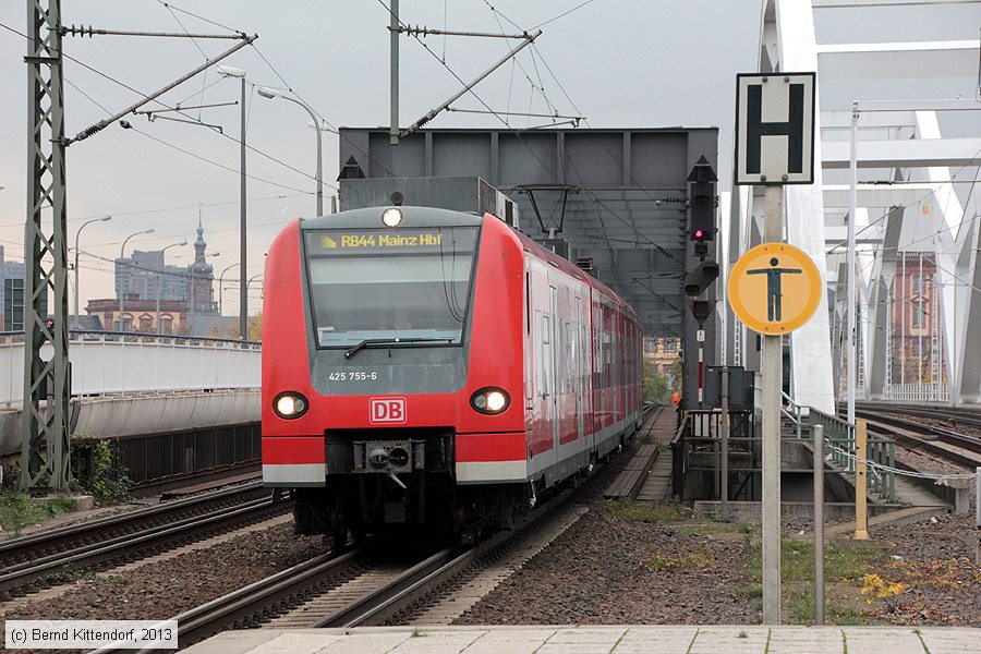 Deutsche Bahn - 425755-6
/ Bild: db4257556_bk1311210017.jpg