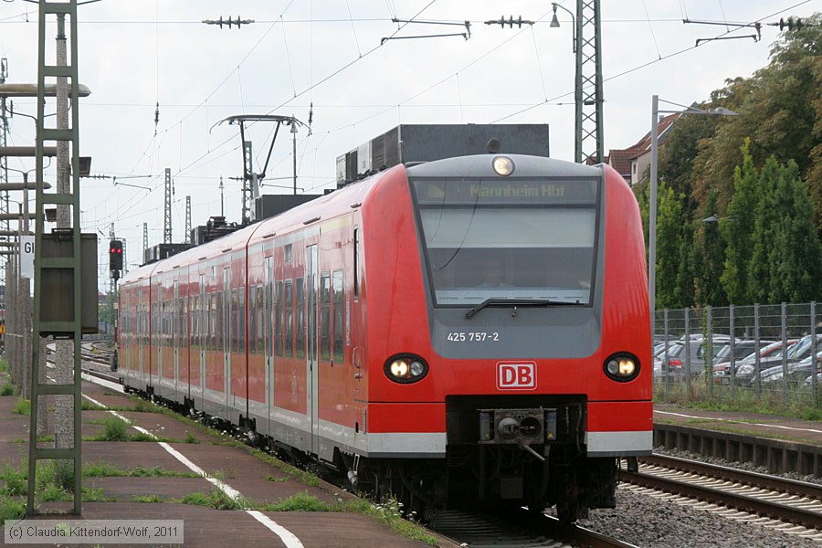 Deutsche Bahn - 425757-2
/ Bild: db4257572_cw1107270090.jpg