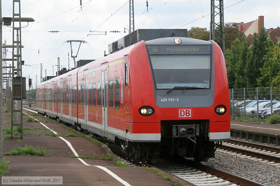 Deutsche Bahn - 425757-2
/ Bild: db4257572_cw1107270091.jpg Deutsche Bahn - 425757-2
/ Bild: db4257572_cw1107270091.jpg