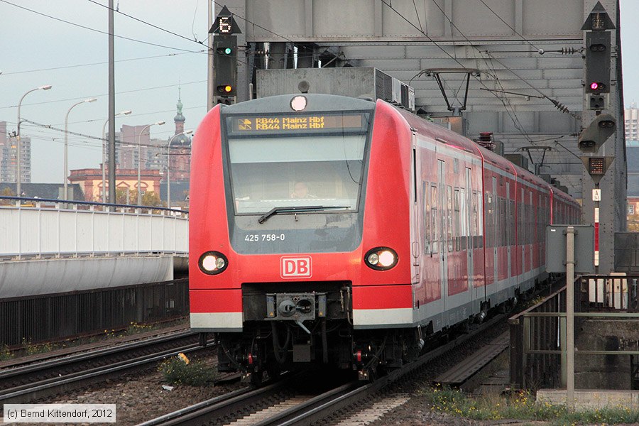 Deutsche Bahn - 425758-0
/ Bild: db4257580_bk1211090051.jpg