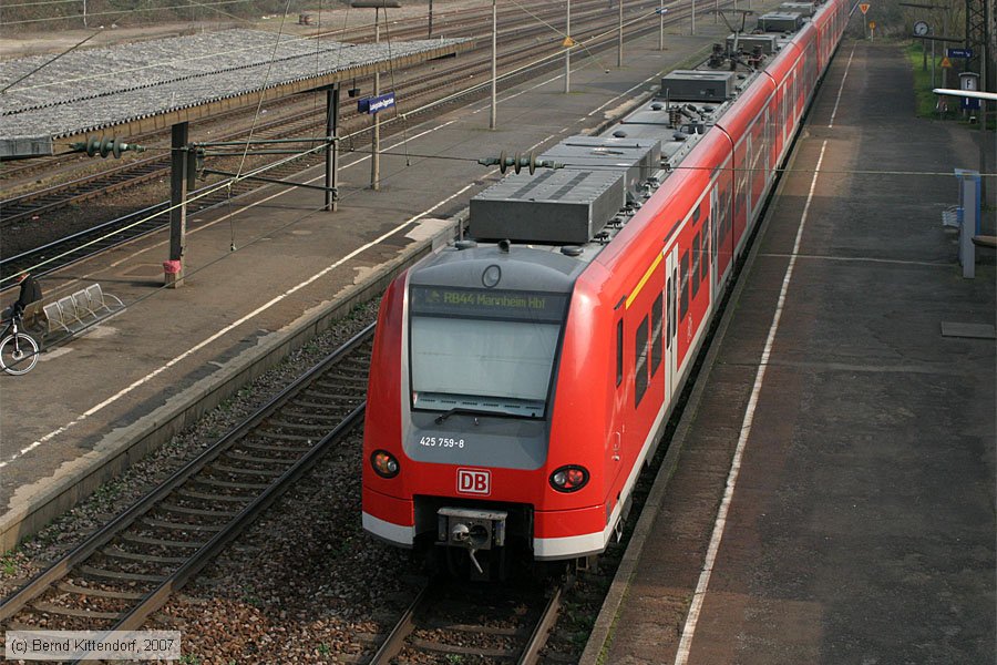 Deutsche Bahn - 425759-8
/ Bild: db4257598_bk0703160010.jpg