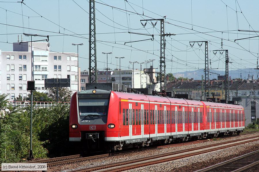 Deutsche Bahn - 425760-6
/ Bild: db4257606_bk0809090080.jpg