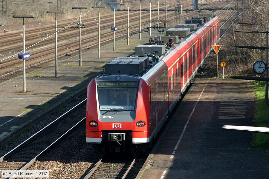 Deutsche Bahn - 425761-4
/ Bild: db4257614_bk0703120009.jpg Deutsche Bahn - 425761-4
/ Bild: db4257614_bk0703120009.jpg