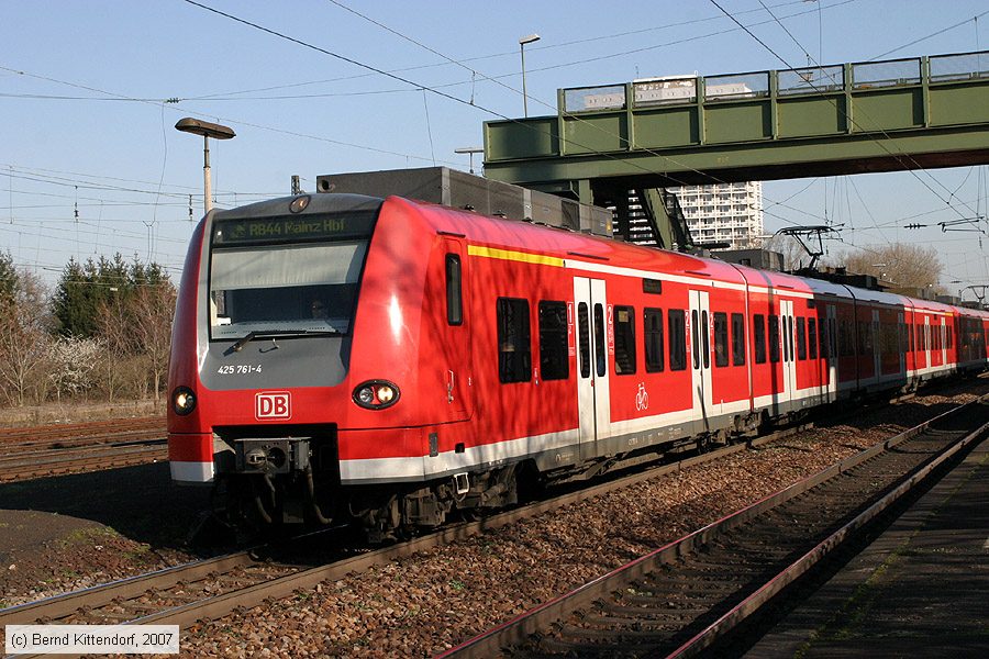 Deutsche Bahn - 425761-4
/ Bild: db4257614_bk0703120026.jpg
