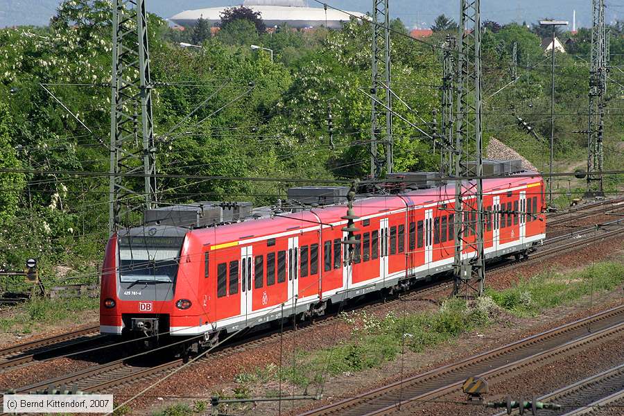 Deutsche Bahn - 425761-4
/ Bild: db4257614_bk0704300151.jpg