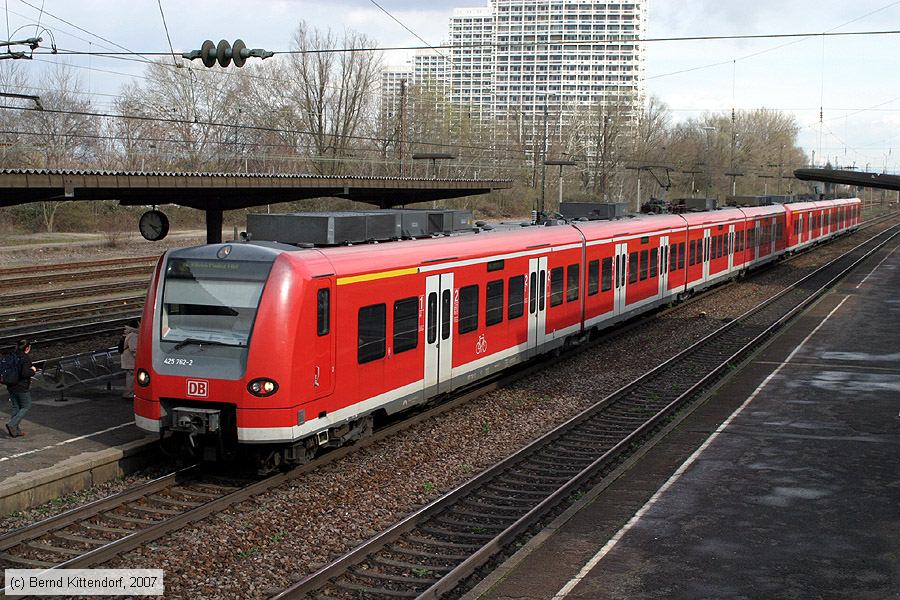 Deutsche Bahn - 425762-2
/ Bild: db4257622_bk0703210006.jpg