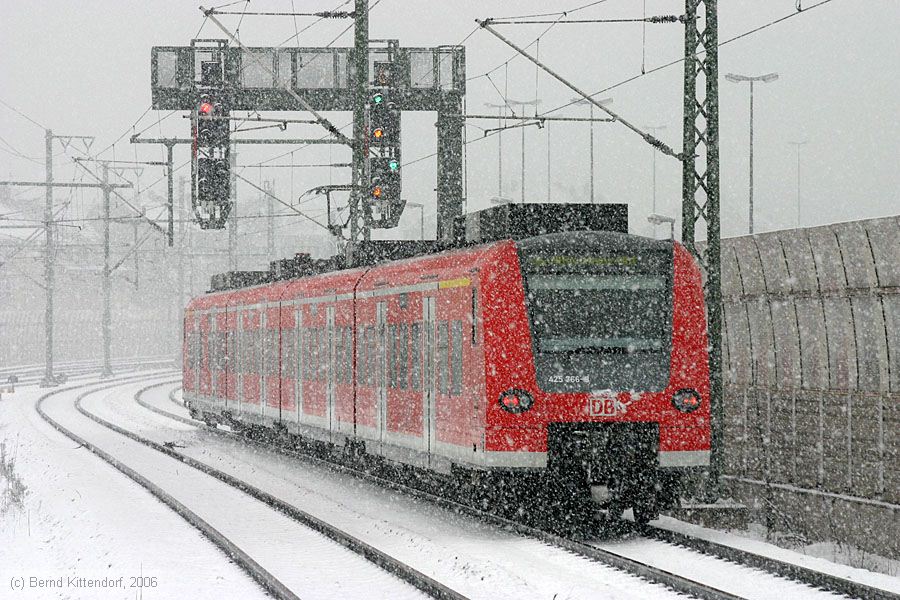 Deutsche Bahn - 425766-3
/ Bild: db4257663_bk0603030031.jpg