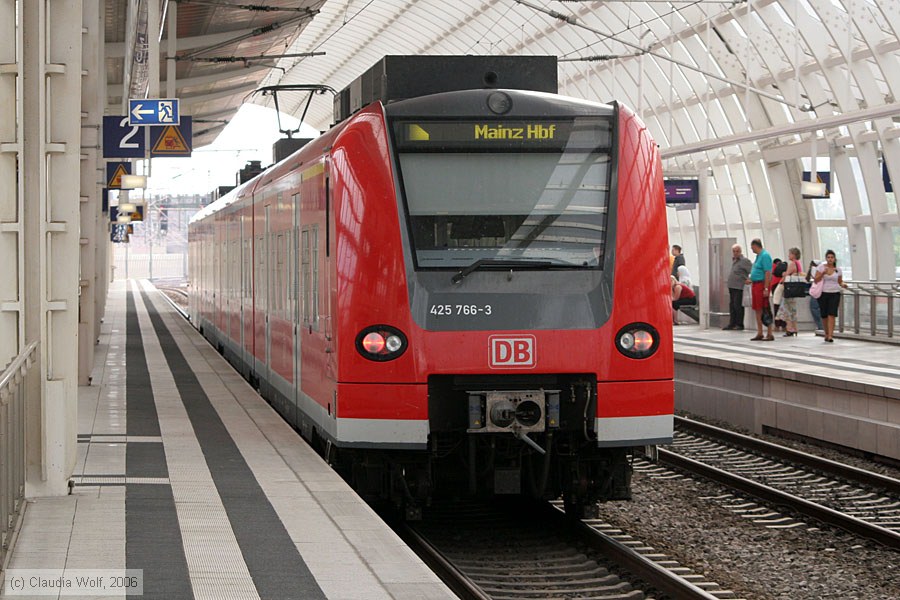 Deutsche Bahn - 425766-3
/ Bild: db4257663_cw0607270057.jpg Deutsche Bahn - 425766-3
/ Bild: db4257663_cw0607270057.jpg