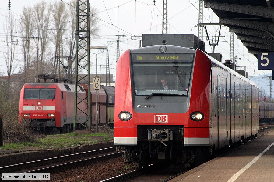 Deutsche Bahn - 425768-9
/ Bild: db4257689_bk0604170032.jpg