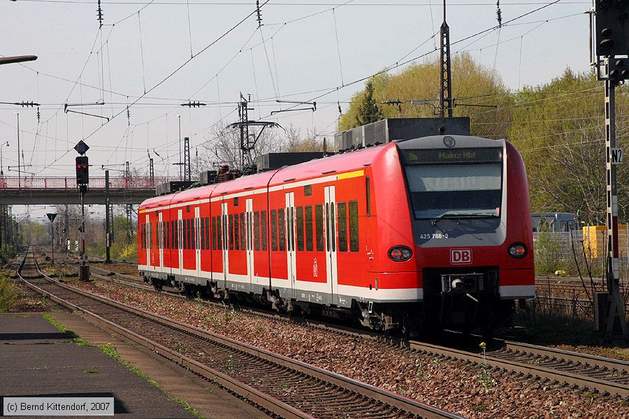 Deutsche Bahn - 425768-9
/ Bild: db4257689_bk0704060021.jpg