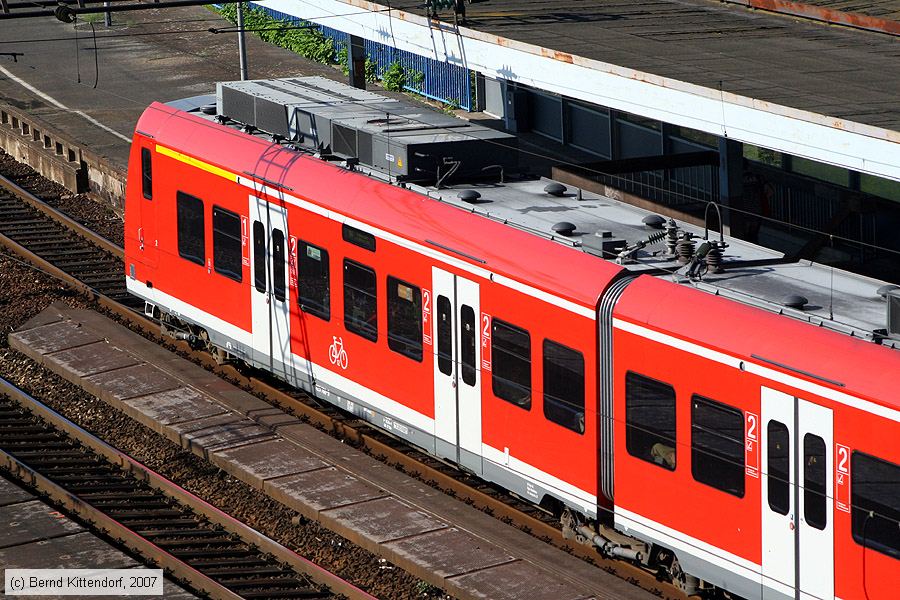 Deutsche Bahn - 425768-9
/ Bild: db4257689_bk0708300005.jpg Deutsche Bahn - 425768-9
/ Bild: db4257689_bk0708300005.jpg