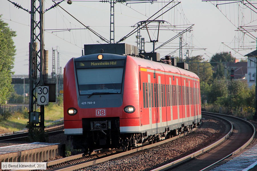 Deutsche Bahn - 425768-9
/ Bild: db4257689_bk1109020075.jpg