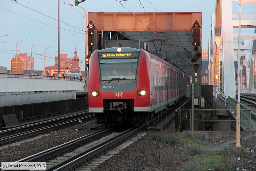 Deutsche Bahn - 425768-9
/ Bild: db4257689_bk1512220025.jpg