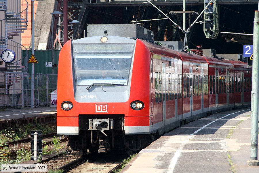 Deutsche Bahn - 425815-8
/ Bild: db4258158_bk0708250075.jpg