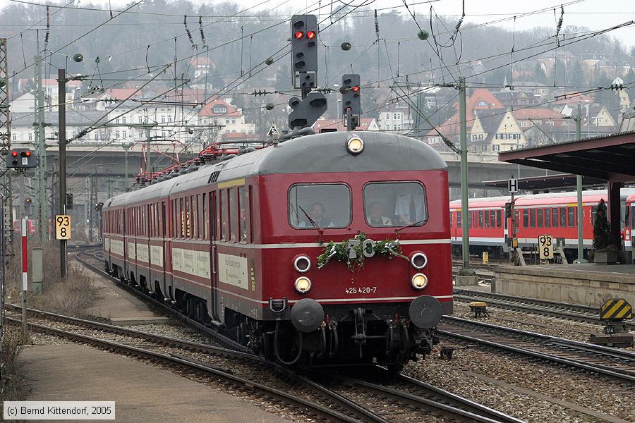 Historischer E-Triebwagen - 425420-7
/ Bild: db4254207_e0014721.jpg