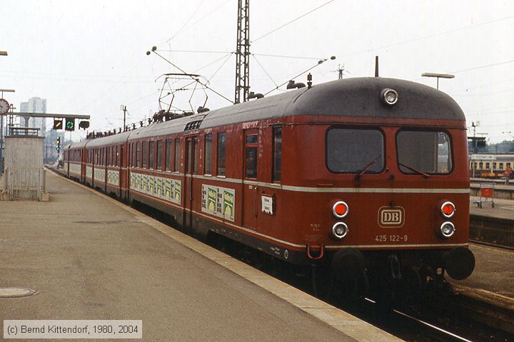 Deutsche Bundesbahn - 425122-9
/ Bild: db4251229_ds021239.jpg
