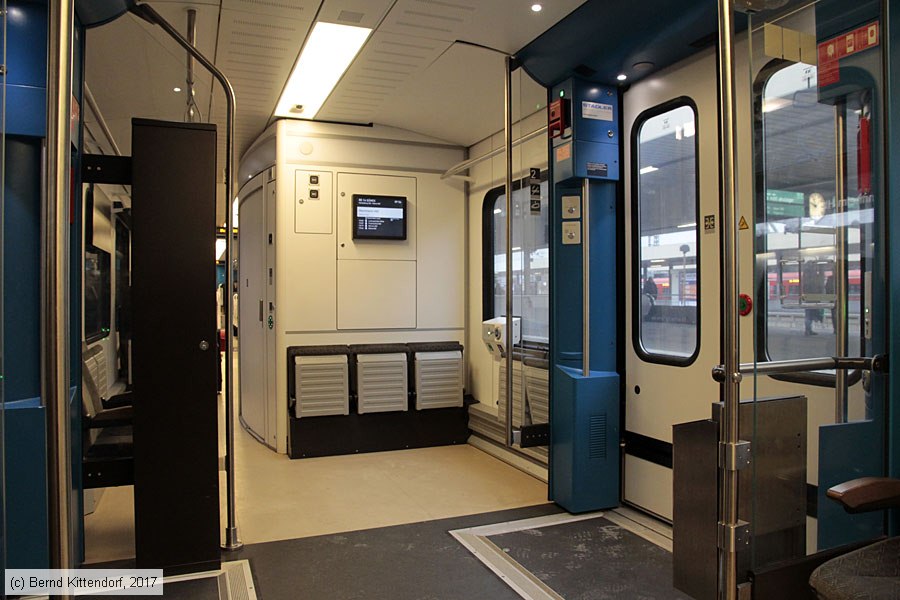 Deutsche Bahn - 829 721 - Innenansicht
/ Bild: db829721_bk1701040030.jpg