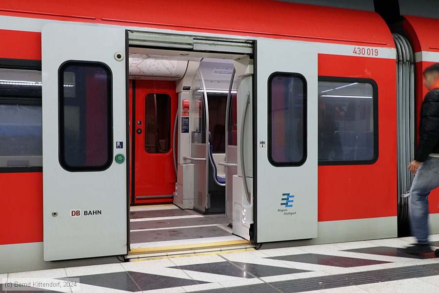 Deutsche Bahn - 430 019
/ Bild: db430019_bk2401180090.jpg Deutsche Bahn - 430 019
/ Bild: db430019_bk2401180090.jpg