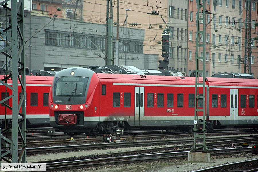 Deutsche Bahn - 440042-0
/ Bild: db4400420_bk1102010152.jpg