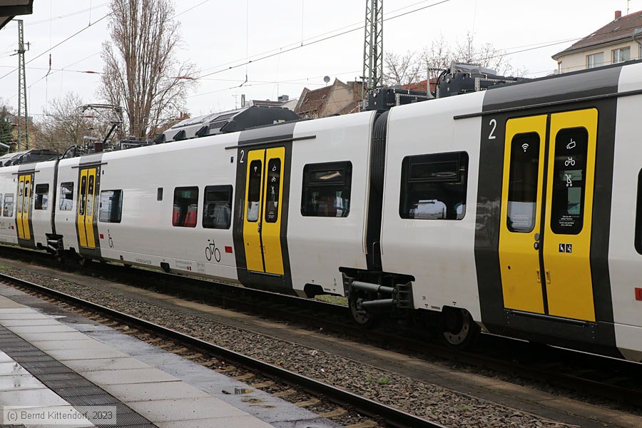 Deutsche Bahn - 863 046
/ Bild: db8630469_bk2303290016.jpg