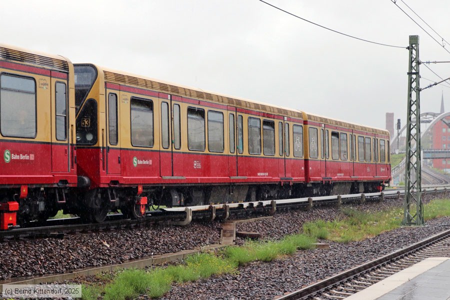 Deutsche Bahn - S-Bahn Berlin - 480042-1
/ Bild: db4800421_bk2507170252.jpg