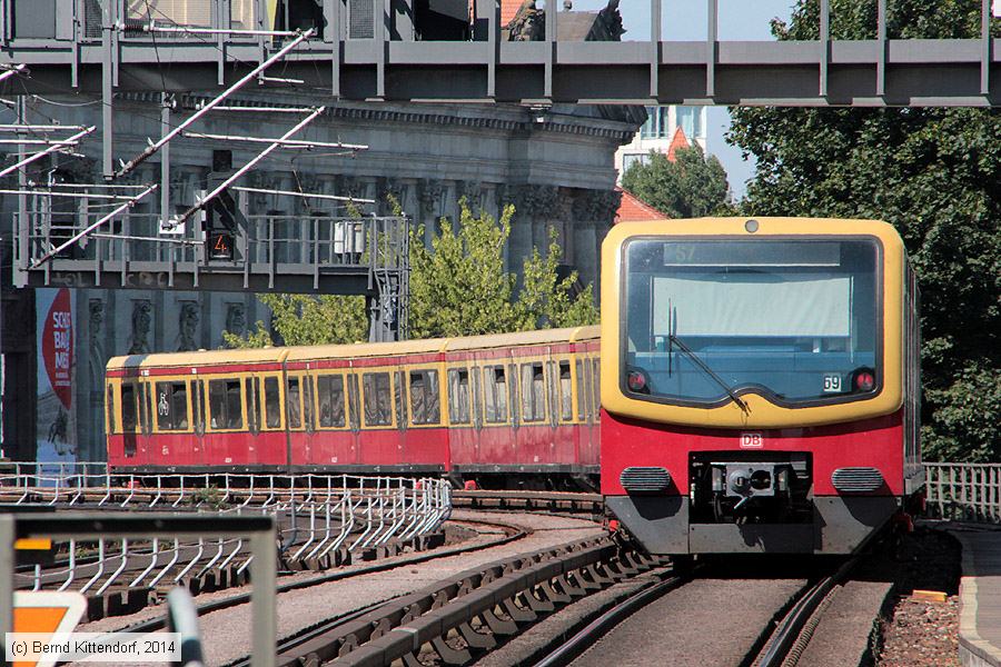 Deutsche Bahn - S-Bahn Berlin - 481017-2
/ Bild: db4810172_bk1407230025.jpg
