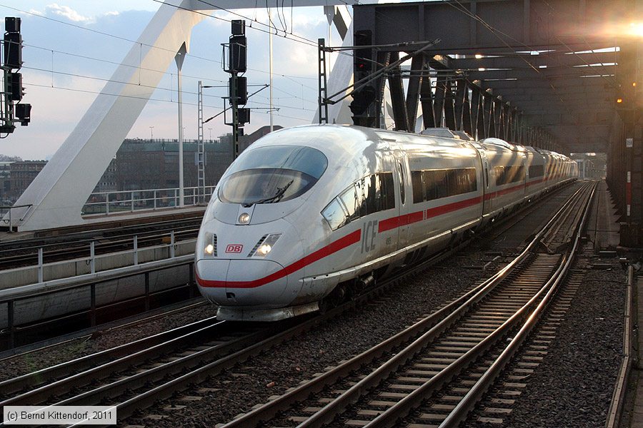 Deutsche Bahn - 406585-0
/ Bild: db4065850_bk1102080059.jpg
