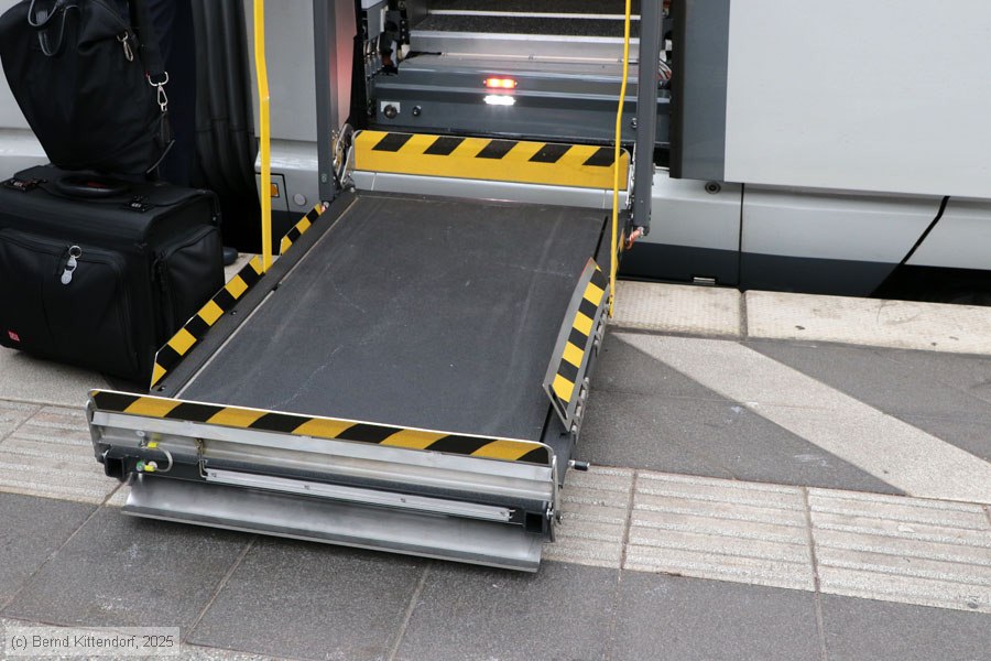 Deutsche Bahn - 408336-6
/ Bild: db4083366_bk2510260049.jpg Deutsche Bahn - 408336-6
/ Bild: db4083366_bk2510260049.jpg