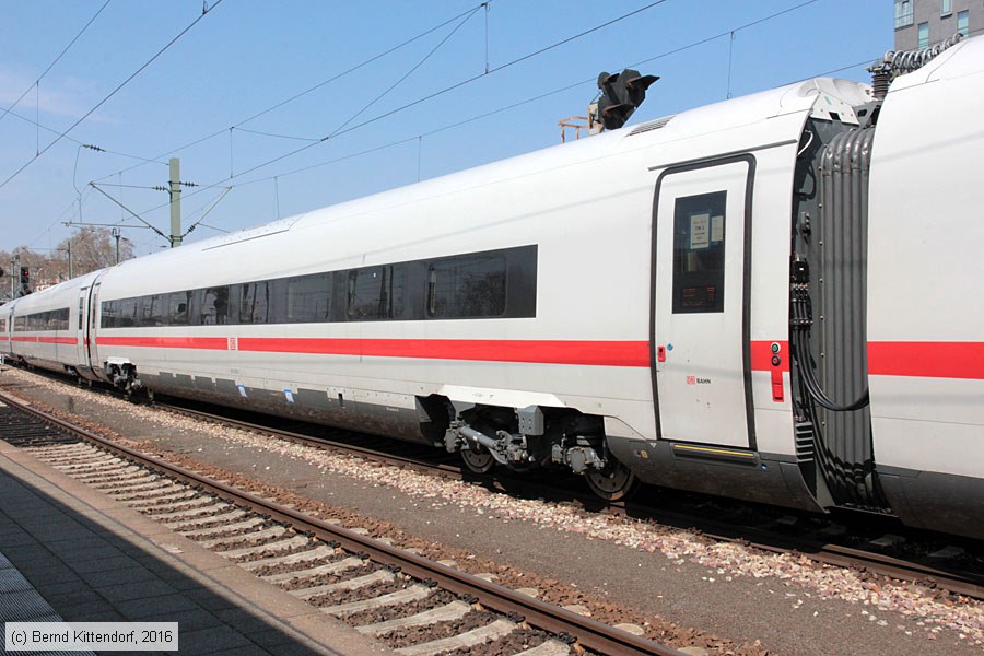 Deutsche Bahn - 1412 002
/ Bild: db14120027_bk1604110011.jpg Deutsche Bahn - 1412 002
/ Bild: db14120027_bk1604110011.jpg