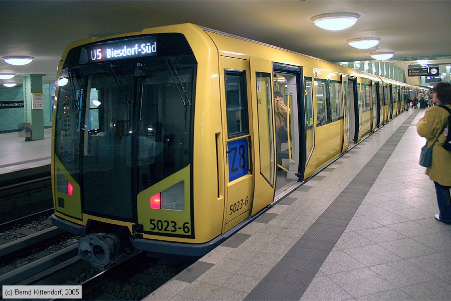 U-Bahn Berlin - 5023-6
/ Bild: berlin50236_e0016791.jpg
