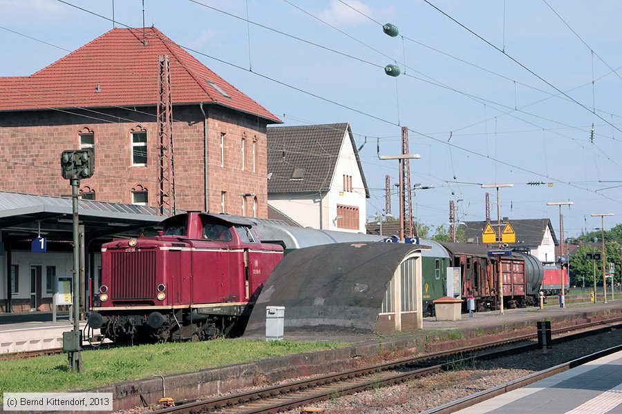 Gesellschaft für Eisenbahnbetrieb - 212084-8
/ Bild: gfe2120848_bk1306080201.jpg Gesellschaft für Eisenbahnbetrieb - 212084-8
/ Bild: gfe2120848_bk1306080201.jpg