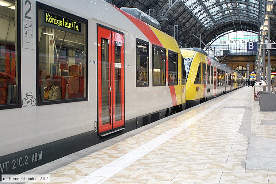 Hessische Landesbahn - VT 210.2
/ Bild: hlbvt2102_bk0708080019.jpg