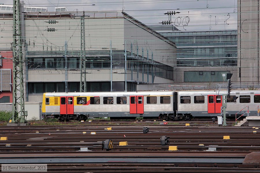 Hessische Landesbahn - VS2E 17B
/ Bild: hlbvs2e17b_bk1309120217.jpg