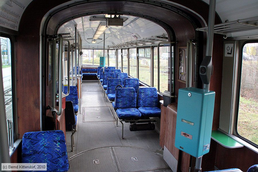 Rhein-Haardtbahn - 1057 - Innenansicht
/ Bild: rhb1057_bk1011280120.jpg