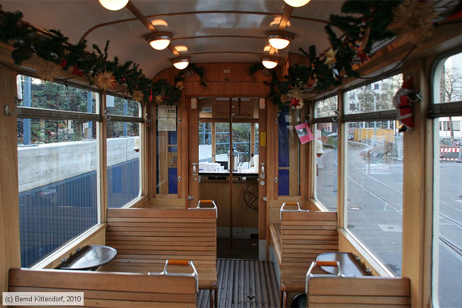 Rhein-Haardtbahn - 1122 - Innenansicht
/ Bild: rhb1122_bk1011270053.jpg