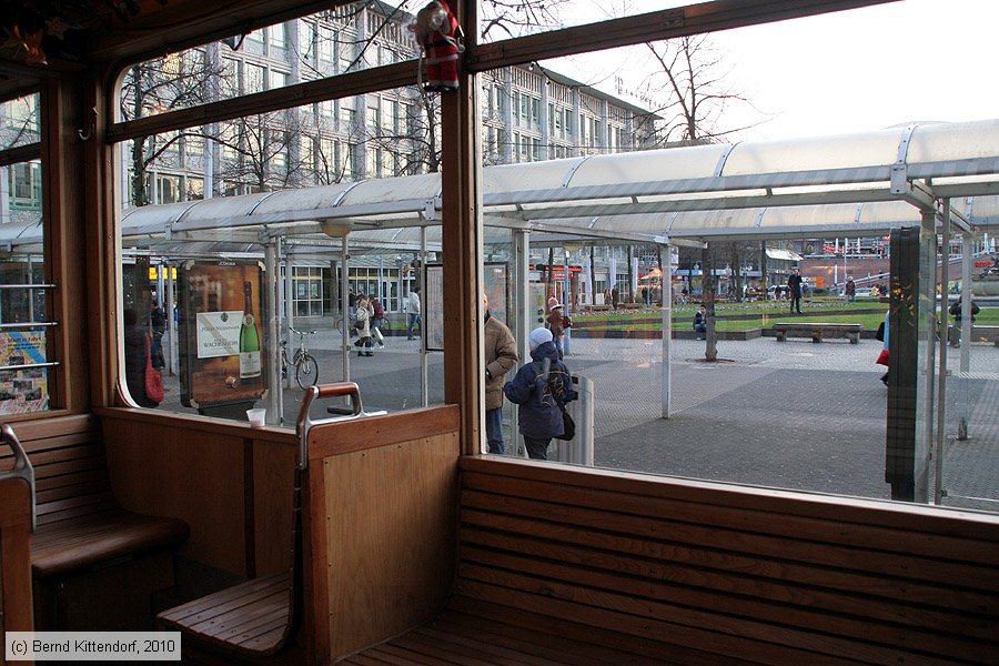 Rhein-Haardtbahn - 1122 - Innenansicht
/ Bild: rhb1122_bk1011270060.jpg