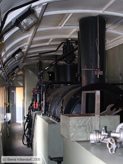 Ulmer Eisenbahnfreunde - Heizwagen 421 - Innenansicht
/ Bild: uefwagen421_bk0606030045.jpg
