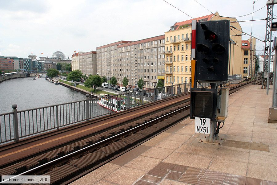 Bahnhof Berlin Friedrichstra&szlig;e
/ Bild: bfberlinfriedrichstr_bk1006150146.jpg