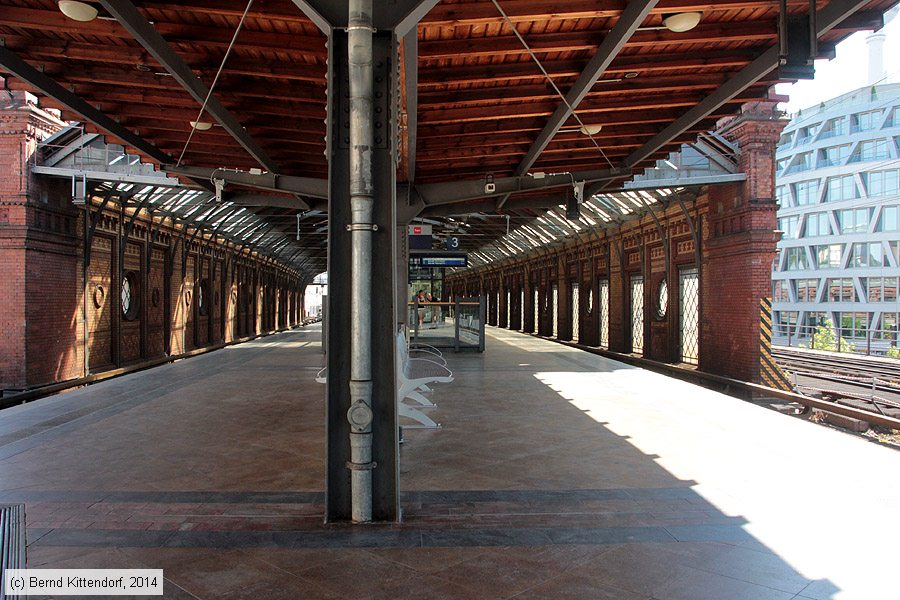 Bahnhof Berlin Hackescher Markt
/ Bild: bfberlinhackeschermarkt_bk1407230013.jpg