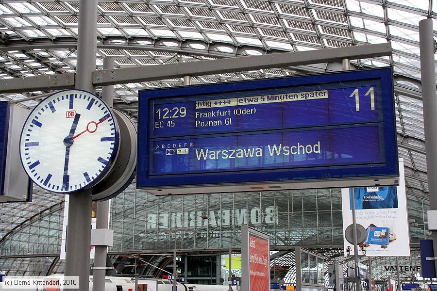 Berlin Hauptbahnhof
/ Bild: bfberlinhbf_bk1006140028.jpg Berlin Hauptbahnhof
/ Bild: bfberlinhbf_bk1006140028.jpg
